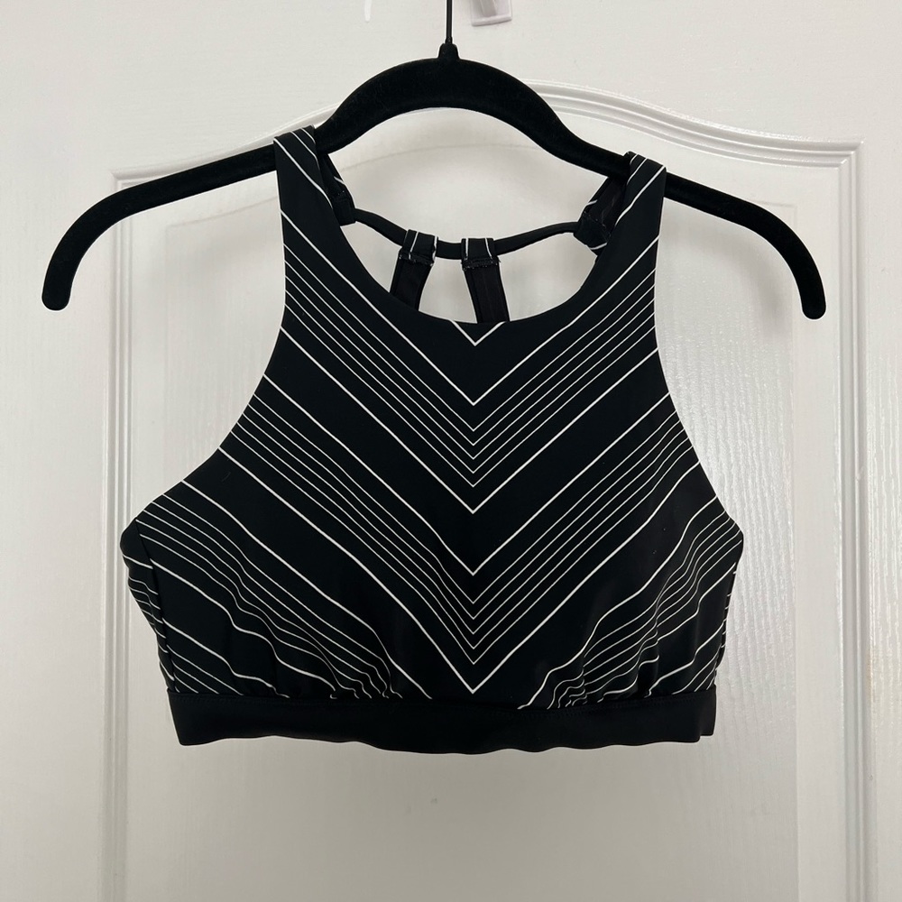 Athleta Black and White Chevron High Neck Bikini Top SZ 34B/C